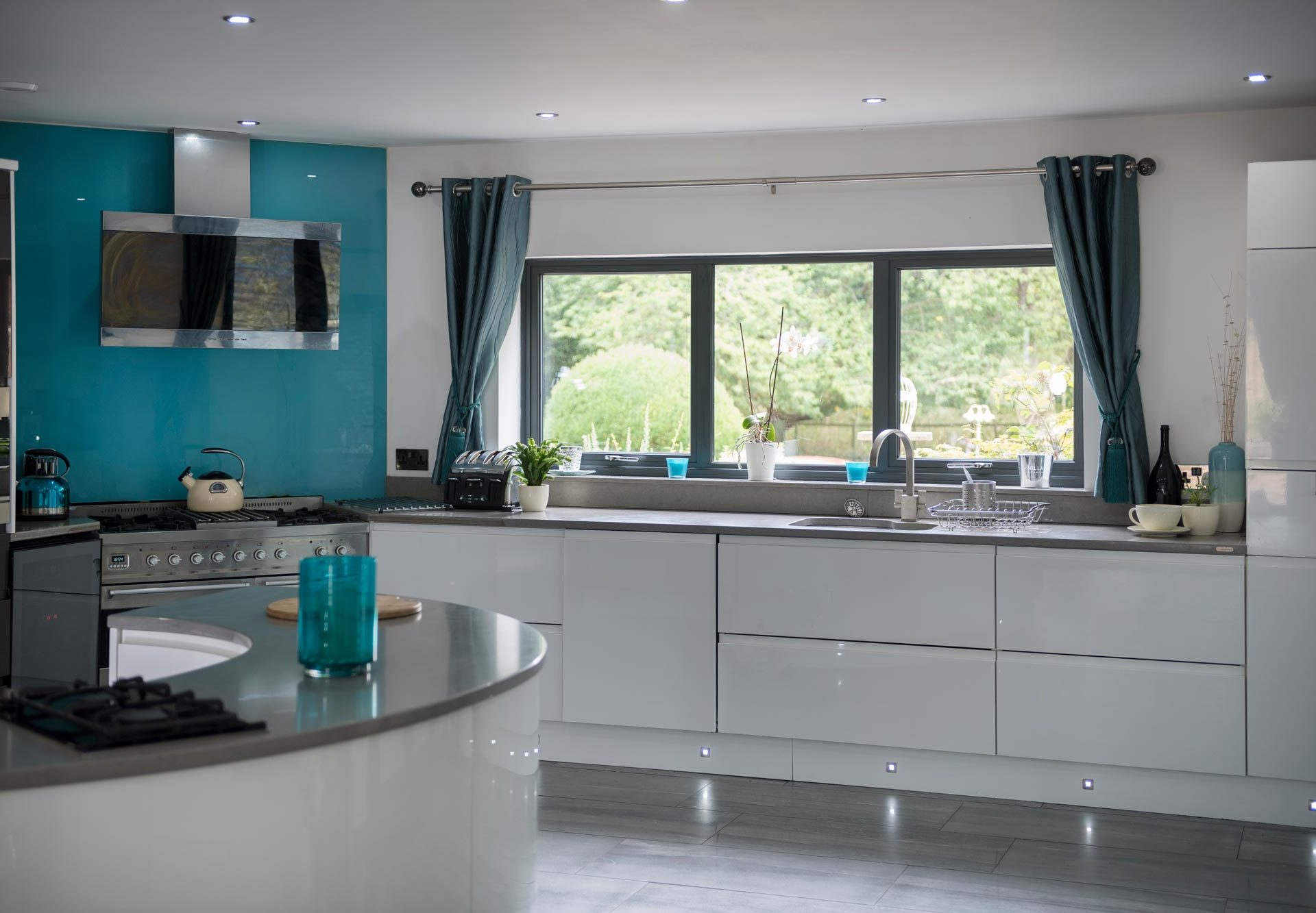 aluminium window fitters near me