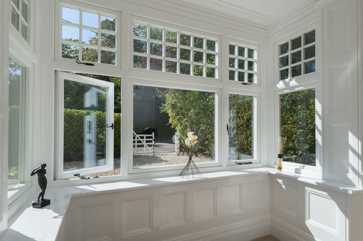 r9 windows grimsby