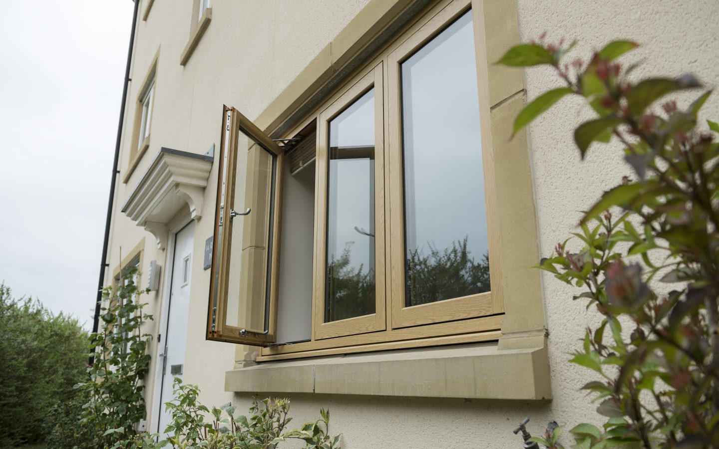 open flush sash window